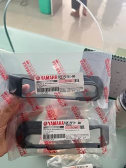 Tấm đỡ xích,nâng bảo vệ xích chính hãng Yamaha cho xe Sirius cơ, FI 3