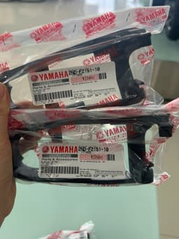 Miếng đỡ xích ( đỡ sên) chính hãng Yamaha  cho xe Exciter 1