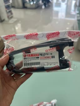 Miếng đỡ xích ( đỡ sên) chính hãng Yamaha  cho xe Exciter 2