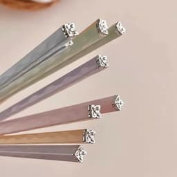 Đũa ăn màu pastel dễ thương. Đũa nhựa an toàn, thiết kế nhám cầm chắc tay - Majehome 4