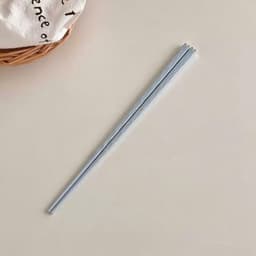 Đũa ăn màu pastel dễ thương. Đũa nhựa an toàn, thiết kế nhám cầm chắc tay - Majehome 8