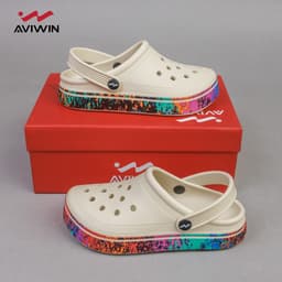 [ AVG003 ] [ Tặng Charm ] Dép sục thời trang Aviwin Avigo-003 hoạ tiết quẩy sơn xung quang- Đi tăng 1 size 4