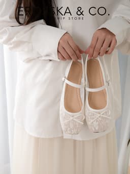 EROSSKA - Giày nữ ballet core lưới quai ngang phối nơ màu trắng kiểu dáng basic màu kem  - EL085 13