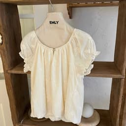 𝑨𝒏𝒏 𝑺𝒕𝒖𝒅𝒊𝒐  [SẴN] 𝐖𝐆𝐖𝐄/ Áo Babydoll Nữ Thô Boi Dáng Bí WG.WE 8740 Cổ Tròn Tay Bồng Ngắn Thêu Hoa Vintage 9