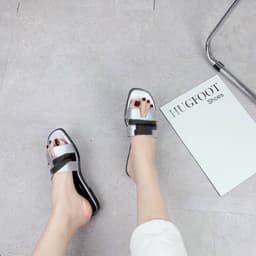 Dép Nữ Chữ Màu Bạc Hottrend Lót Đen Chuẩn Ảnh 2