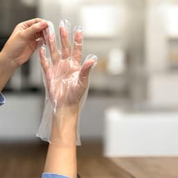 Hộp 100 găng tay nilon dùng 1 lần Kouyu - màu trắng 3