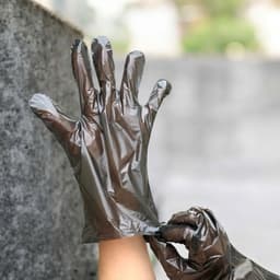 Hộp 100 găng tay nilon dùng 1 lần Kouyu - màu đen 5