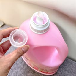 Nước xả vải kháng khuẩn hương hoa thiên nhiên Can 2,5L Kaneyo 6