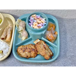 Khay ăn chia 3 ngăn kèm khay để cốc Inomata (hình chữ nhật - màu xanh) 6