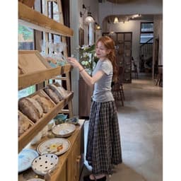 𝑨𝒏𝒏 𝑺𝒕𝒖𝒅𝒊𝒐 [SẴN] / Chân Váy Kẻ Caro Dáng Dài 85cm Bồng Xòe Viền Bèo Vintage Tag 𝐅𝟏𝟖 𝐒𝐭𝐮𝐝𝐢𝐨 8
