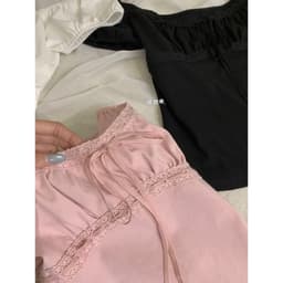 𝑨𝒏𝒏 𝑺𝒕𝒖𝒅𝒊𝒐 [SẴN] 𝑻𝒉𝒆𝑴𝒂𝒚 x 𝐖𝐆𝐖𝐄/ Áo Thun Nữ Cổ Vuông Ngắn Tay WG.WE 9510, Phối Ren Tay Bồng Dáng Ôm 6