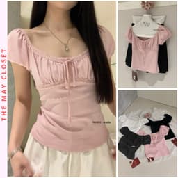 𝑨𝒏𝒏 𝑺𝒕𝒖𝒅𝒊𝒐 [SẴN] 𝑻𝒉𝒆𝑴𝒂𝒚 x 𝐖𝐆𝐖𝐄/ Áo Thun Nữ Cổ Vuông Ngắn Tay WG.WE 9510, Phối Ren Tay Bồng Dáng Ôm 1