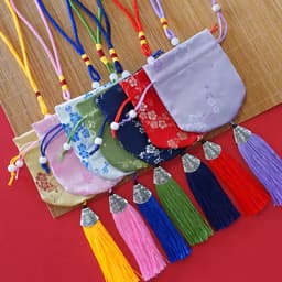 Túi Gấm Thêu Hoa Hầu Bao Cổ Trang May Mắn Phụ Kiện Đeo Trang Trí Tết Cưới Sang Trọng Tao Nhã Thanh Lịch 2