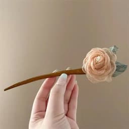 Trâm Gỗ Cài Tóc Phối Hoa Hồng Vải Voan Cao Cấp Style Cổ Trang Hiện Đại Thanh Lịch 4
