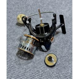 Máy Câu Cá HE size 2000~7000 Máy Cối kim loại tay quay núm độ 4