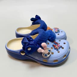 Dép sục nam nữ Zootopia 2 phi vụ động trời màu xanh blue nhạt, dép sục hoạt hình zootopia người lớn kèm charm y hình 2