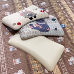 Gối cao su cho bé mền mại nâng đỡ đầu và cổ bé nhẹ nhàng.  ❄️ Chất vải thun mềm mịn tạo cảm giác dễ chịu khi tiếp xúc 3