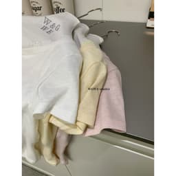 [SẴN] 𝑻𝒉𝒆𝑴𝒂𝒚 x 𝐖𝐆𝐖𝐄/ Áo Thun Lệch Vai Nữ Cotton Giấy Viền Ren WG.WE 9645, Áo Thun Trễ Vai In Hình Cún Ngắn Tay Ôm Dáng 5