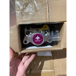 Heo dầu xe điện độ-heo cá mập 2piston đối sứng 3