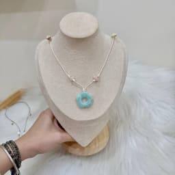 |𝑩𝑺𝑻 𝑿𝒖𝒂̂𝒏 𝒗𝒆̂̀| Vòng cổ Xanh Ngọc mix charm xà cừ và đá tự nhiên dây rút handmade | Tiệm nhà mưa 5