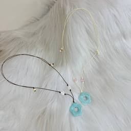 |𝑩𝑺𝑻 𝑿𝒖𝒂̂𝒏 𝒗𝒆̂̀| Vòng cổ Xanh Ngọc mix charm xà cừ và đá tự nhiên dây rút handmade | Tiệm nhà mưa 3