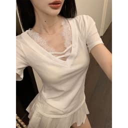 DÂU TÂY ( CÓ SẴN ) Áo Thun Nữ Cổ V Cắt Dây Ngực Áo Phông Cộc Tay Chất Cotton Phối Viền Ren Quyến Rũ Cá Tính 1