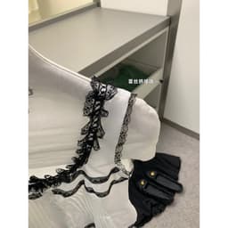 𝑨𝒏𝒏 𝑺𝒕𝒖𝒅𝒊𝒐  [SẴN] 𝐖𝐆𝐖𝐄/ Áo Kiểu Nữ Sát Nách Cổ Vuông Viền Ren 9248 Phối Nơ Khuy Dọc Xếp Ly Form Ôm Tiểu Thư 6