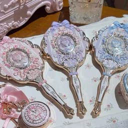 [HÀNG SẴN HOẢ TỐC] Gương trang điểm cầm tay Flower Knows Bunny Garden thiết kế tinh tế 2
