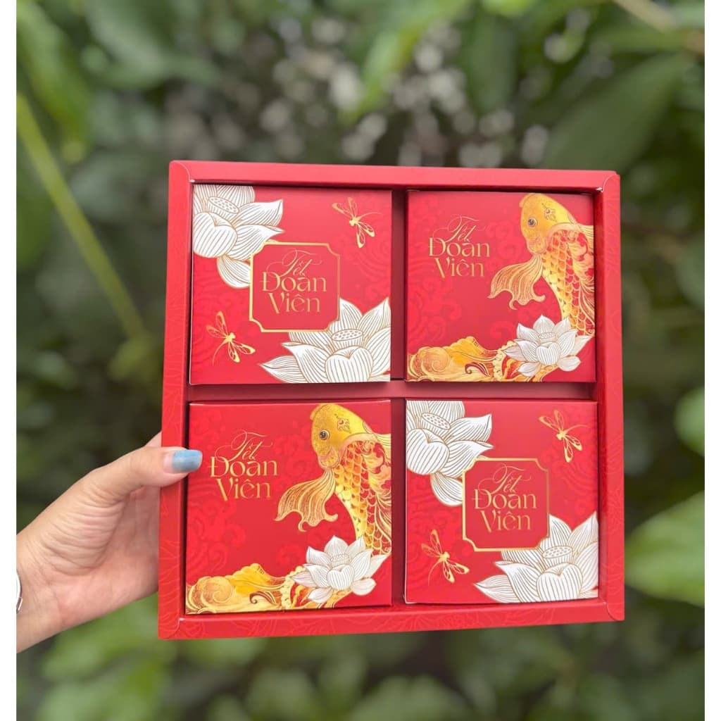 BÁN LẺ HỘP ĐỰNG BÁNH TRUNG THU CÁ CHÉP ĐOÀN VIÊN 4 BÁNH – HỘP (KHÔNG KÈM BÁNH)