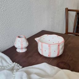 Set bộ pha matcha 2 món gồm bát chawan gốm sứ có vòi rót và đế để chasen đựng chổi đánh trà - Majehome 4