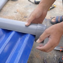 Máng hứng nước mưa ống PVC cho mái tôn bền đẹp, hiệu quả. 3