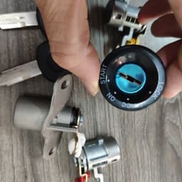 Trọn Bộ Ổ Khóa 4 Vị Trí Cho Xe Matiz 3 M200, Chevrolet Spark 2008 – 2011 – OEM 3