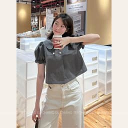 [Peinn] Áo Sơ Mi Cổ Sen Tay Bồng Chun Cúc Ngọc Dáng Croptop MA8670 KENCO Thời Trang Nữ 4