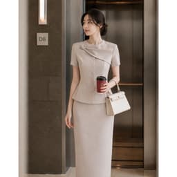 [260510] Set Bộ Công Sở Nữ Cao Cấp Áo Cổ Lệch Đính Hoa Tôn Eo Chân Váy Dài Suông Màu Kem Be 4