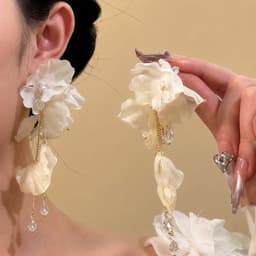 Bông Tai Hoa Lụa Bản To Dáng Dài Kèm Tua Rua Pha Lê Đi Tiệc Phong Cách Nàng Thơ Sang Trọng 4
