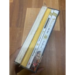 (đủ pk) Bộ 2q vở Thiên sứ nhà bên 6 limited + boxset 5.5 đủ phụ kiện 3