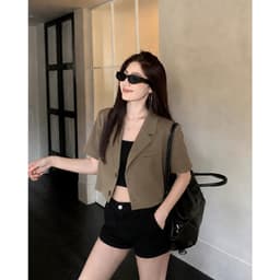 Áo Vest Croptop Nữ LIMO MS8001 Blazer Tay Ngắn Form Lửng Phối Túi Thời Trang Dễ Phối Đồ Công Sở 7