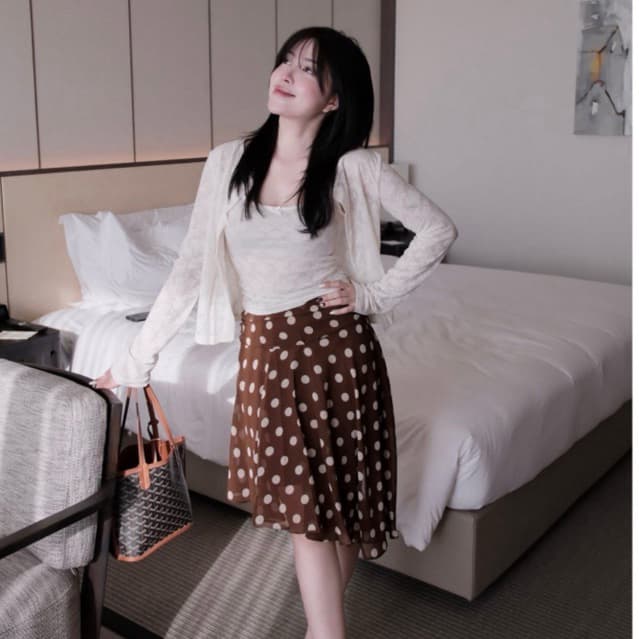 (Dmina YJIA) Set 3 chi tiết gồm set áo ren 2s và cardigan kèm chân váy chấm bi chéo tà