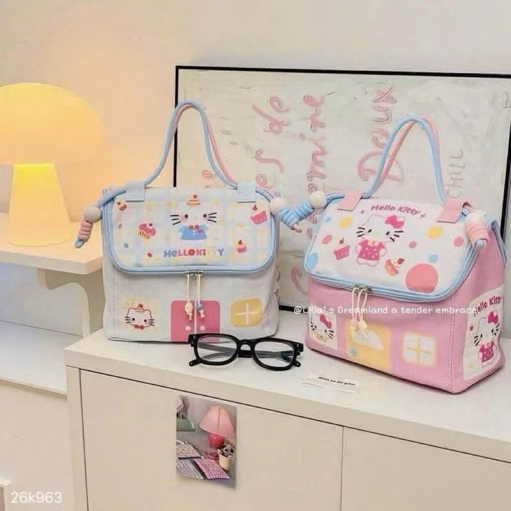 Túi Đựng Mỹ Phẩm Hello Kitty Dễ Thương với Thiết Kế Ngăn RộngTiện Lợi cho Người Yêu Thích Sắp Xếp.