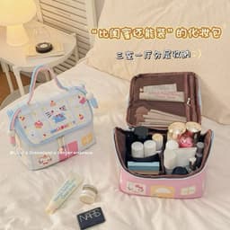 Túi Đựng Mỹ Phẩm Hello Kitty Dễ Thương với Thiết Kế Ngăn RộngTiện Lợi cho Người Yêu Thích Sắp Xếp. 3