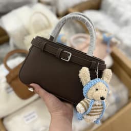Túi đeo chéo xách tay khóa cài tặng kèm móc gấu 949 1