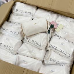 Túi Chio Dáng Trống Đeo Kẹp Nách Kèm Charm Hoa  HS411 7