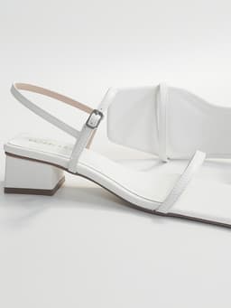 Erosska - Giày sandal cao gót nữ hở mũi quai mảnh gót vuông màu nâu cao 4cm - EM079 16