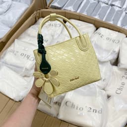 Túi Giỏ Xách Chio Da Đan Kèm Charm Hoa Hot Kèm Quai Đeo Chéo HS409 8