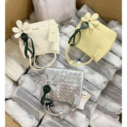 Túi Giỏ Xách Chio Da Đan Kèm Charm Hoa Hot Kèm Quai Đeo Chéo HS409 4