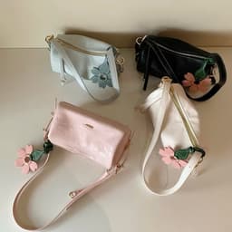 Túi Chio Dáng Trống Đeo Kẹp Nách Kèm Charm Hoa  HS411 2