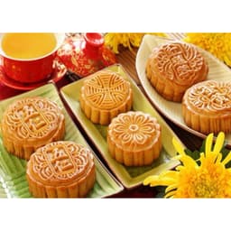 Bánh trung thu Kinh Đô dòng sản phẩm nướng truyền thống 2 trứng đặc biệt 210g 2