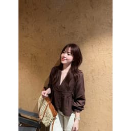 DÂU TÂY ( KÈM ẢNH THẬT ) Áo Sơ Mi Nữ Dài Tay KASLEAD Cổ V Thêu Hoa Boho Áo Kiểu Đũi Tơ Dáng Peplum Chiết Eo Nhẹ 2