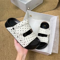 Dép Sandal Nữ Quai Dán Chấm Bi Đế Cao Thời Trang Hàn Quốc Êm Chân Chống Trượt Đi Làm Đi Chơi 1