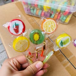Hộp 60 que kẹo mút hoa quả nhật bản kèm que phát sáng, que kẹo mút phát sáng hoa quả mix vị sỉ đồ ăn vặt Snack Chua 3